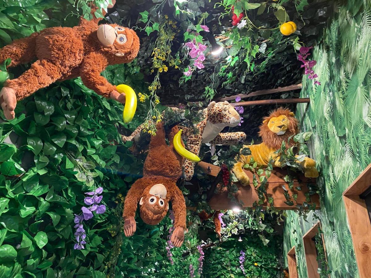 Hotel Jungle Fun Fun Осака Екстериор снимка